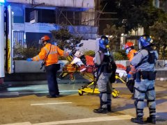 沐鸣总代理指警油麻地解散酿人踩人指控失实 警：受伤与巴士撞人时间地点不一