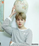 沐鸣直属代理防弹Jimin给母校换千二张桌椅