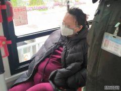 沐鸣直属招商河南女搭巴士除口罩吓跑其他乘客 网民：危害公共安全