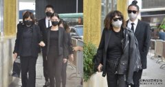 三太步履不稳由超莲搀扶 沐鸣客户端下载何超仪坦言挂住嗲哋