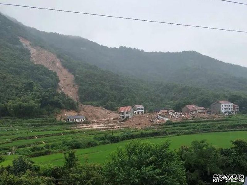 沐鸣娱乐客户端登录湖北黄梅山泥倾泻5人亡1人送院救治 逾500名考生因暴雨被困