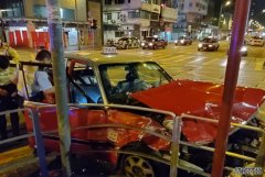 沐鸣娱乐注册旺角十字路口4车相撞 保时捷司机涉酒驾被捕