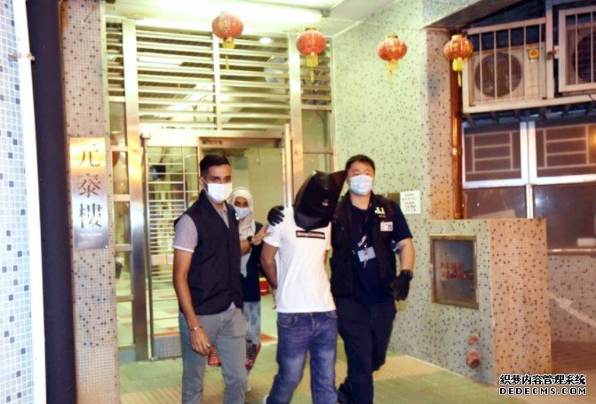 重庆大厦餐厅被刑毁 沐鸣平台怎么注册警拘两非华裔男子