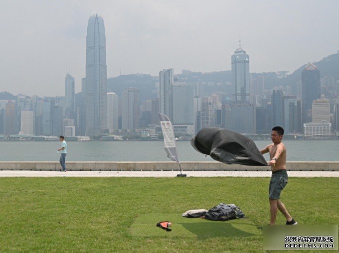 天文台沐鸣登录：每小时70公里或以上强阵风继续吹袭香港