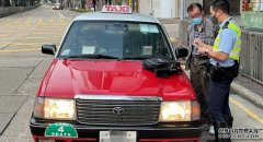 沐鸣登录漆咸道南男途人跌坐路上手脚擦损 的哥拒认撞到人