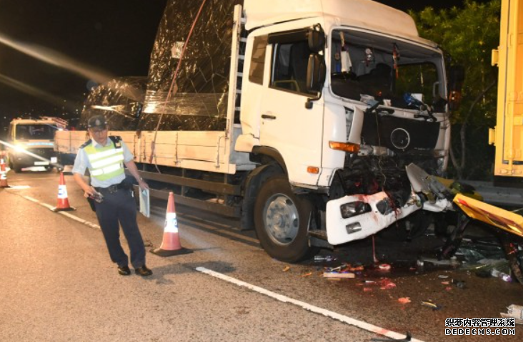 機場奪命車禍  國泰城外貨車撞洗街車尾　1男工遭夾斃沐鸣注册登录